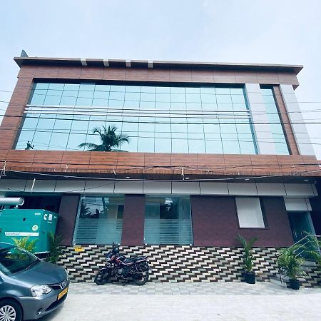 Majestic Inn Thiruvananthapuram ภายนอก รูปภาพ