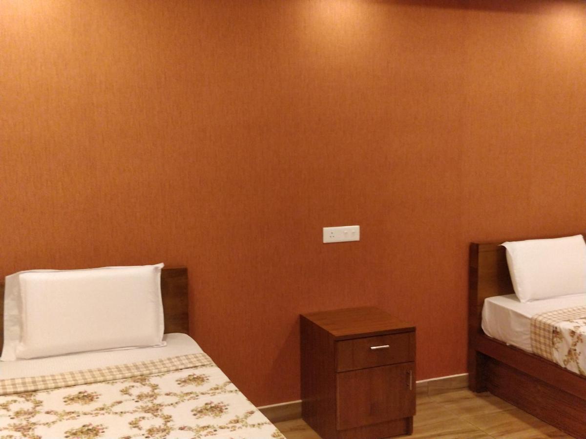 Majestic Inn Thiruvananthapuram ภายนอก รูปภาพ