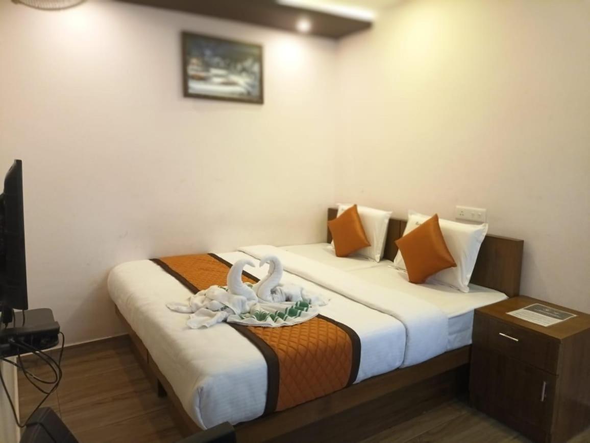 Majestic Inn Thiruvananthapuram ภายนอก รูปภาพ