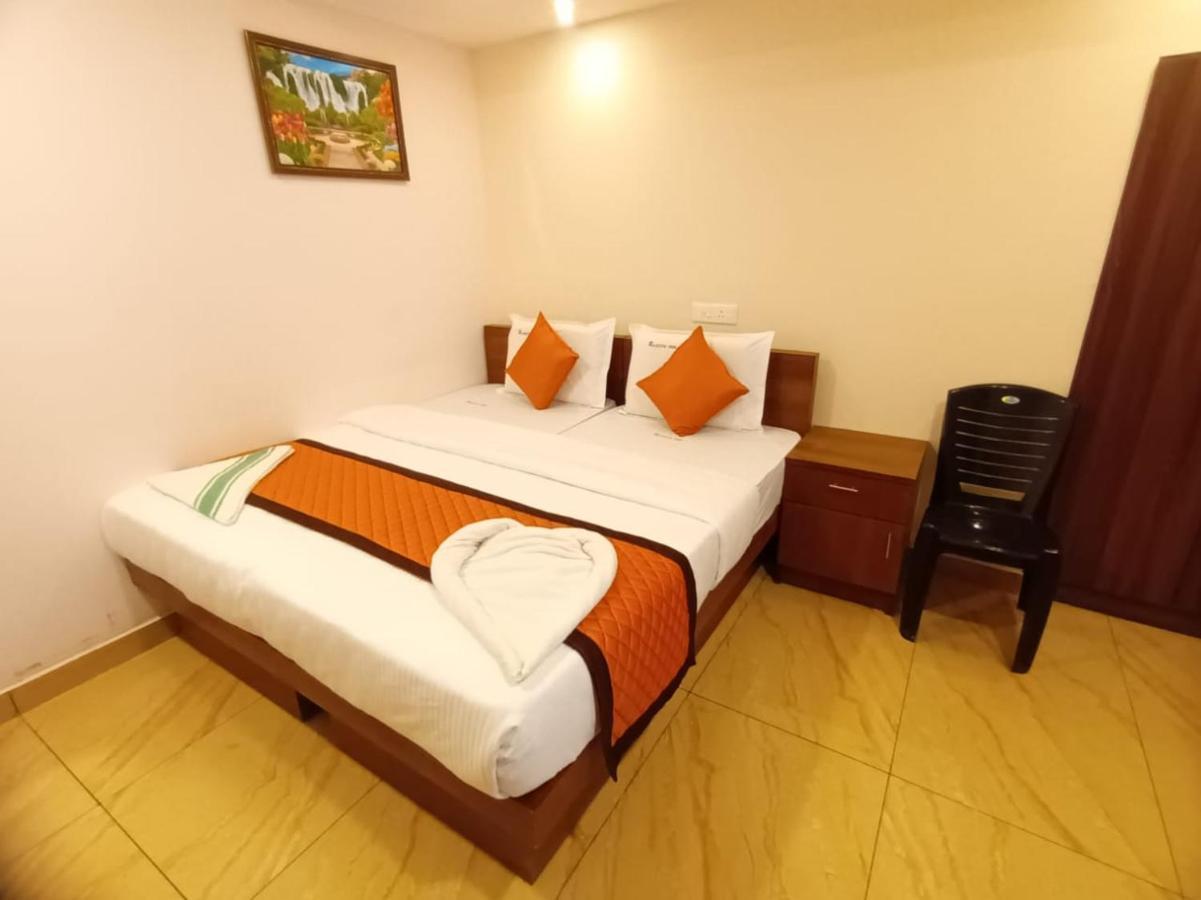 Majestic Inn Thiruvananthapuram ภายนอก รูปภาพ
