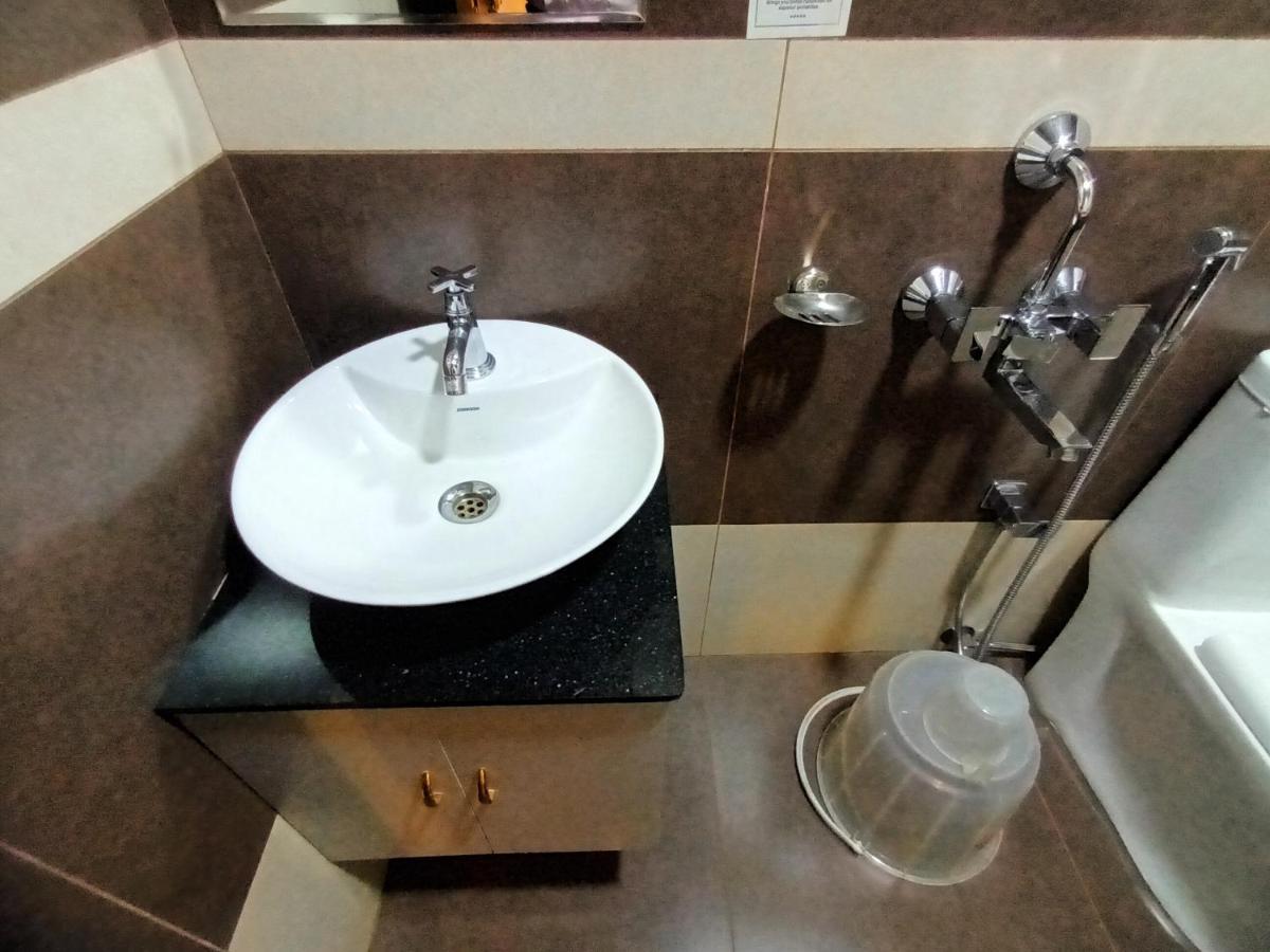 Majestic Inn Thiruvananthapuram ภายนอก รูปภาพ